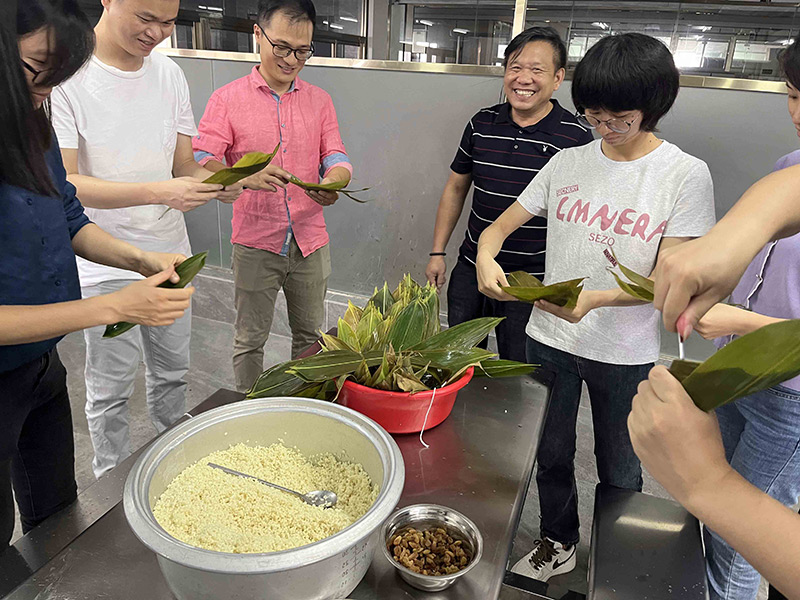 2023年端午节包粽子